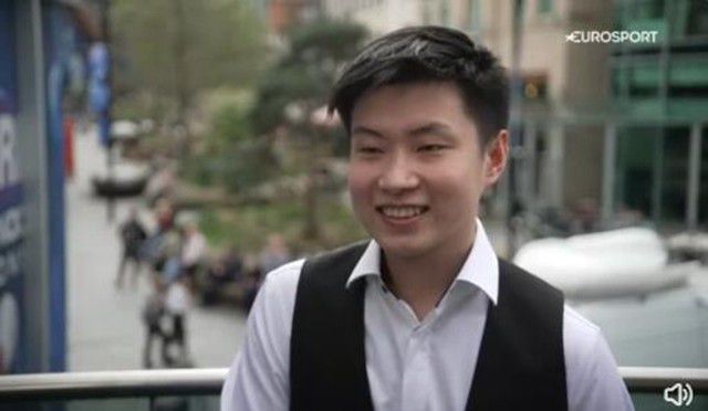 女生扒开腿男生捅